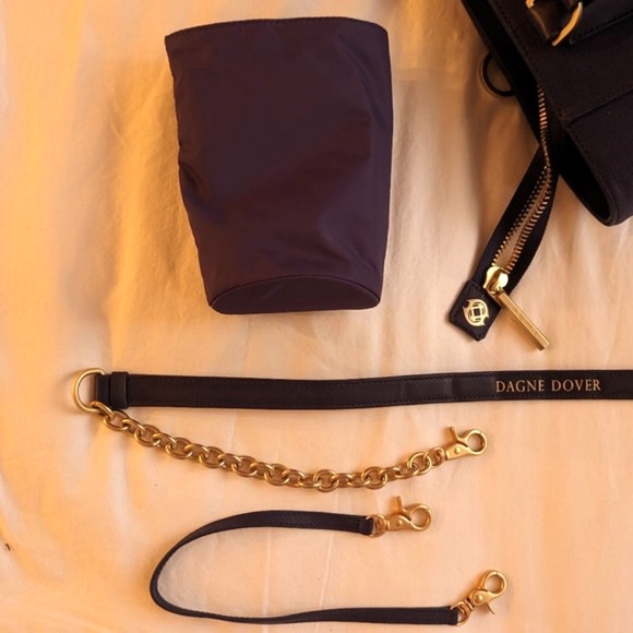 Dagne Dover Tote Blue with crossbody special strap, dust bag, keychain, etc - Picture 8 of 10